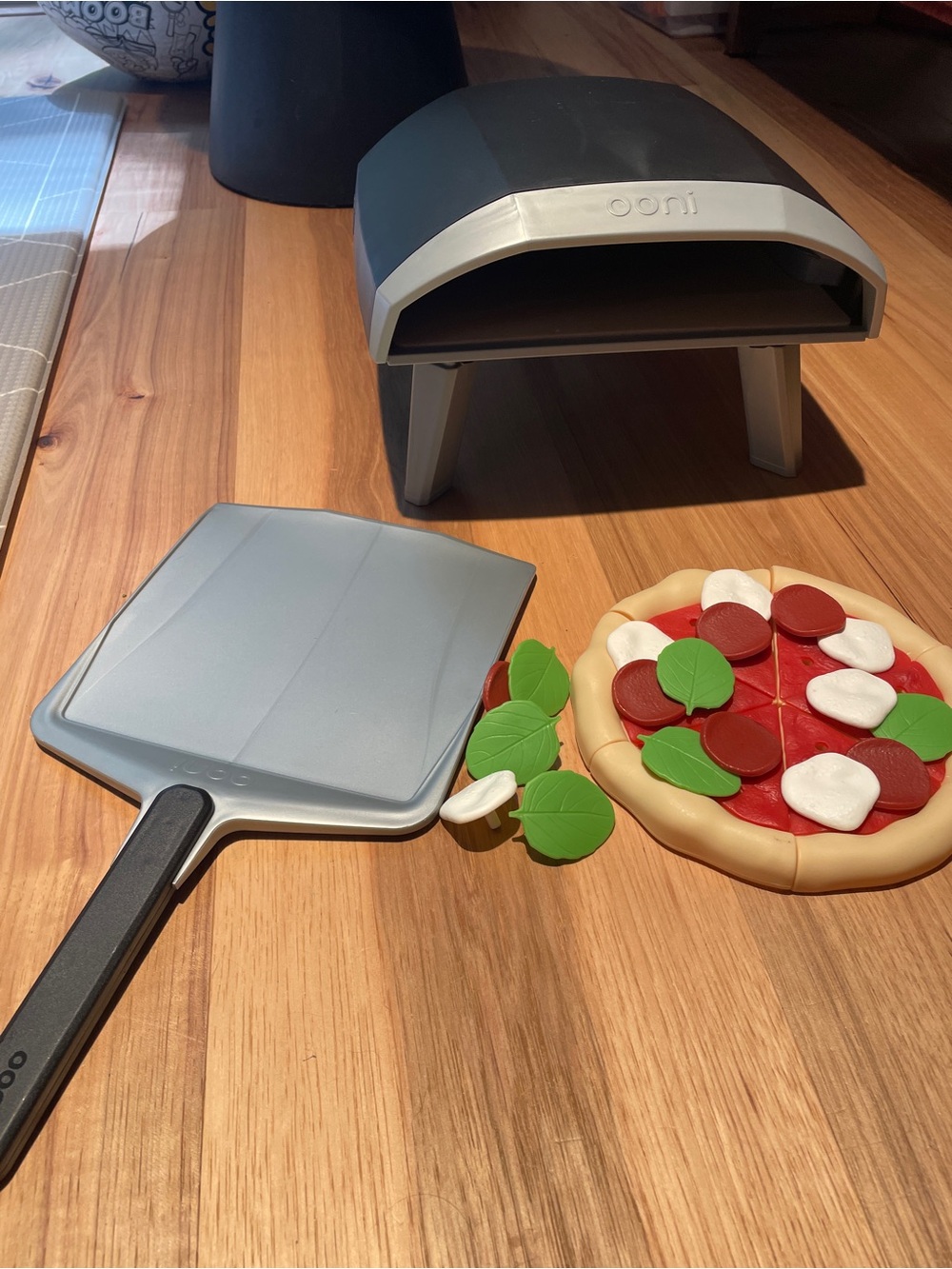 Play OONI Pizza Oven with Pizza